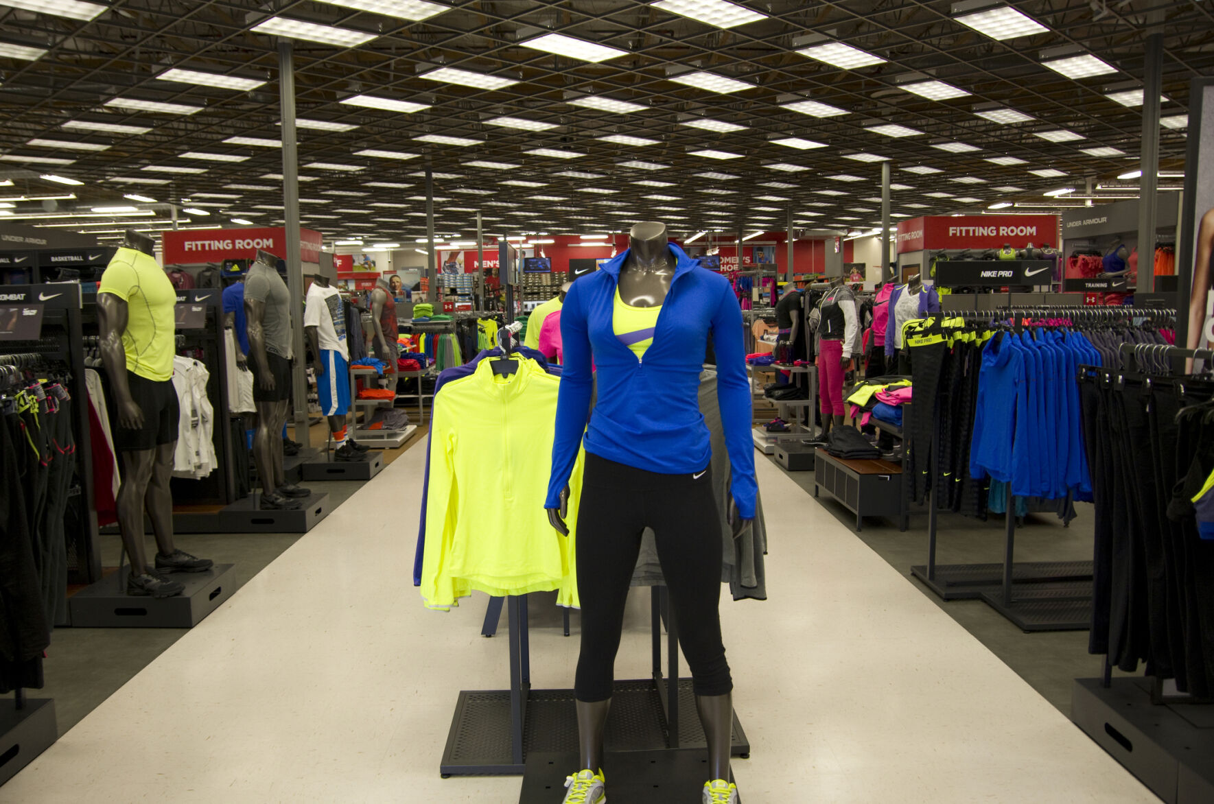 1987: Sports Authority
